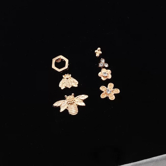 “Spring Wings” Bee Flower Minimalist Earring Set - Picture 6 of 7